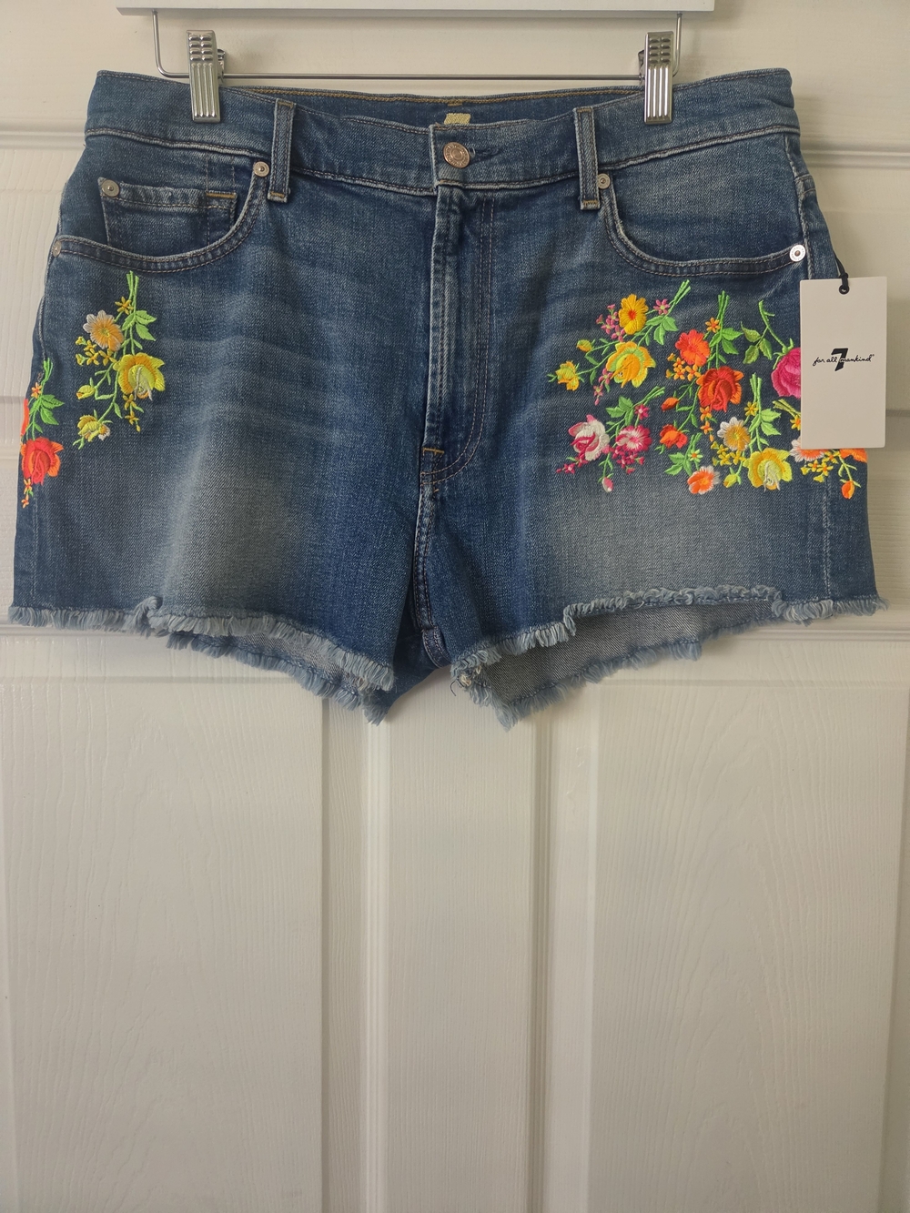 NWT 7 For All Mankind Blue Denim Floral Embroidered Women's Shorts Size 32